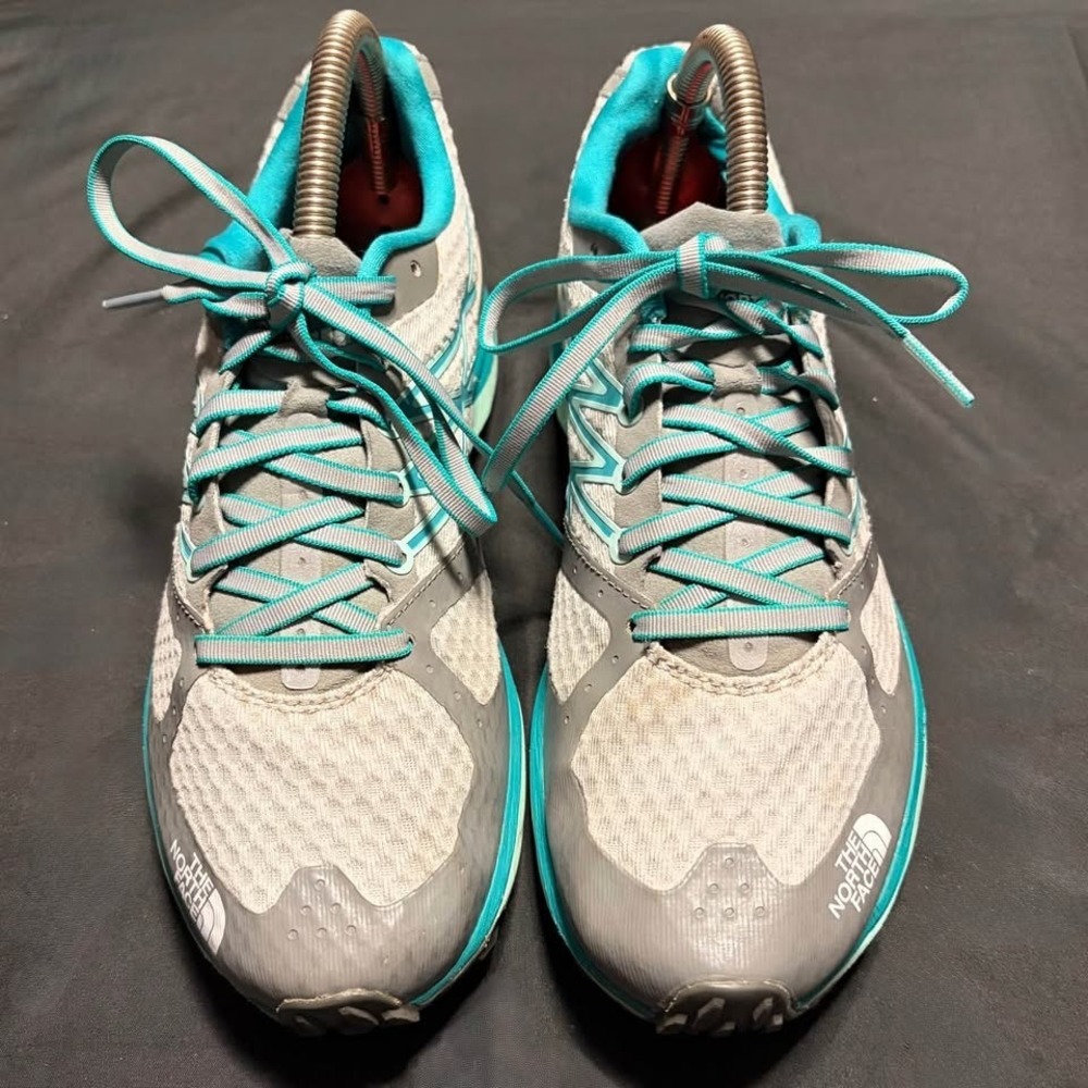 The North Face Ultra Cardiac Trail Running Shoes Vibram Gray Teal Womens Sz 8